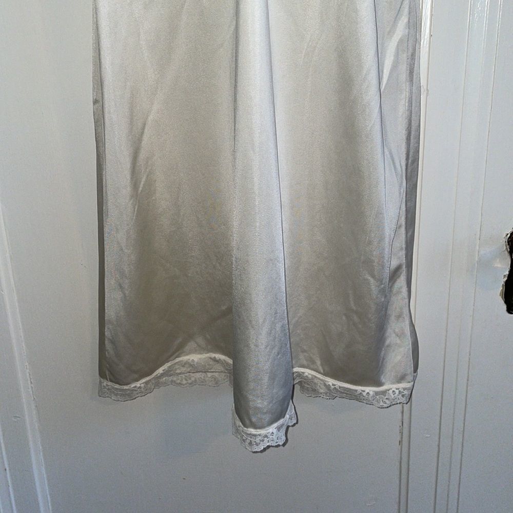 Vtg JCPENNEY cream colored full slip with‎ lace bodice - Picture 3 of 7